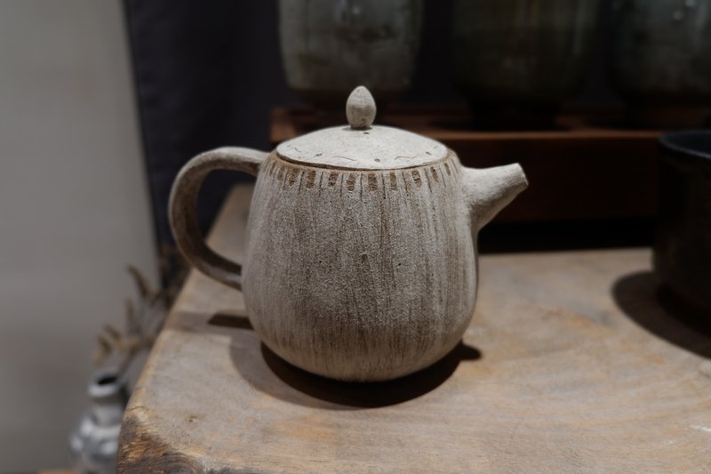 Handmade Teapot - ถ้วย - ดินเผา สีกากี