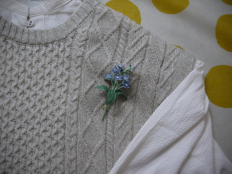 【花】ブルースターかぎ針編みレース織り立体シミュレーションコサージュブローチブーケ - ブローチ - 刺しゅう糸 ブルー