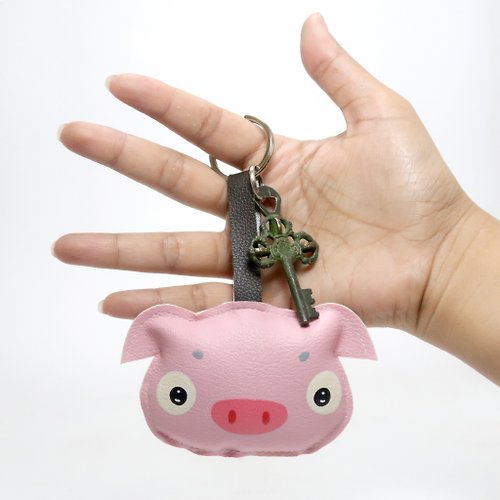 pipo89-dogs-cats Pink Piggy keychain, gift for animal lovers add charm to your bag.