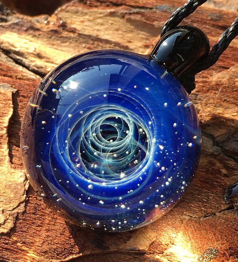 boroccus  A nebula  A galaxy  The solid design  Thermal glass  Pendant. - Necklaces - Glass Blue