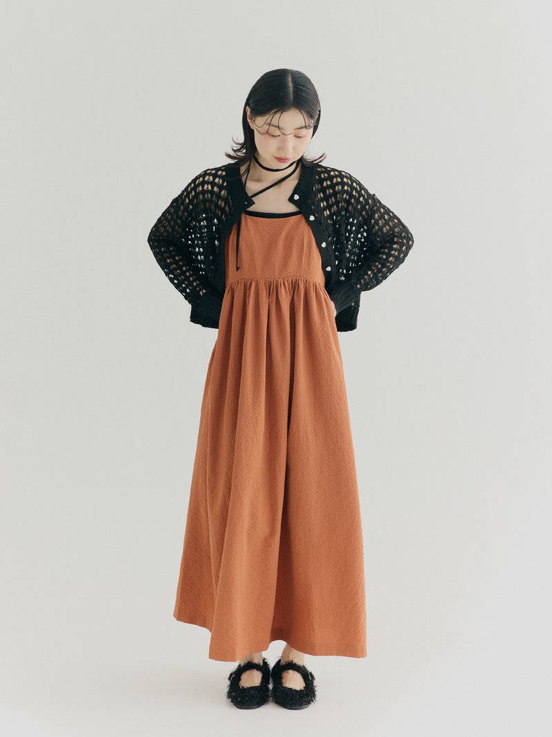 SEQUI HIBI 泡泡細格露背後綁帶洋裝－橘橙色 - 洋裝/連身裙 - 聚酯纖維 橘色