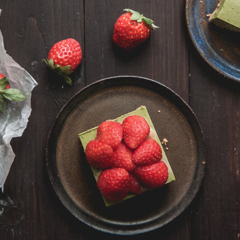 Strawberry Matcha cheese - เค้กและของหวาน - อาหารสด สีแดง