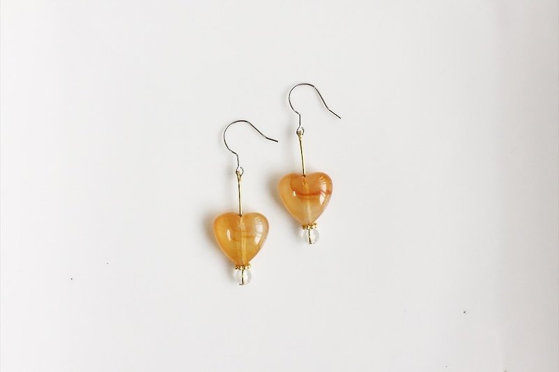 Amber love antique resin earrings - ต่างหู - เครื่องเพชรพลอย สีส้ม