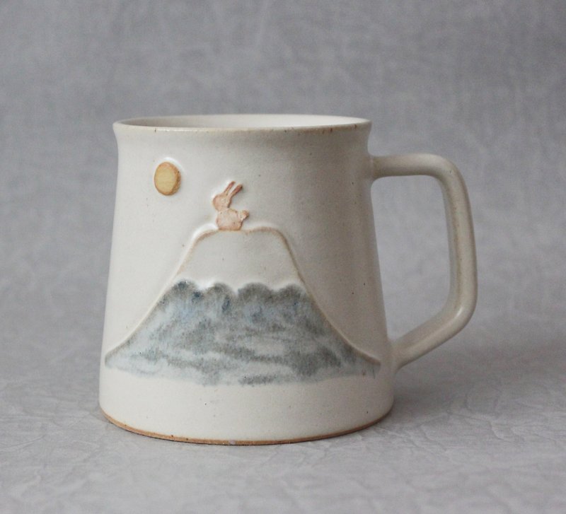 Jade Rabbit Looks at the Moon Mount Fuji Ear Hanging Coffee Ceramic Cup - Mugs - Pottery 