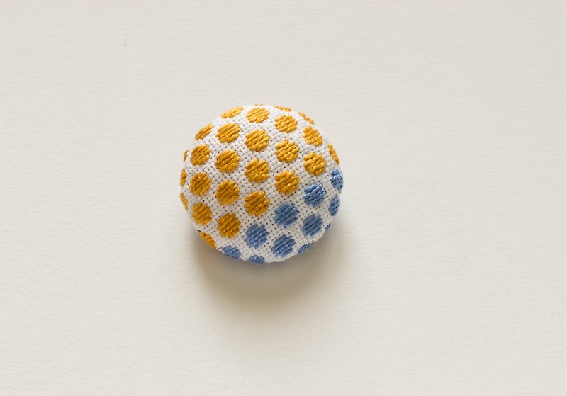 Embroidered Brooch Pin Accessories #2 - เข็มกลัด - ผ้าฝ้าย/ผ้าลินิน หลากหลายสี