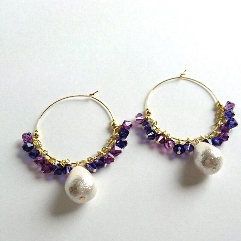 Swarovski & Cotton Pearl Hoop Earrings (Purple) - ต่างหู - โลหะ สีม่วง