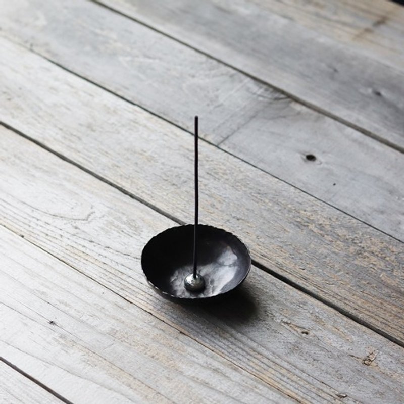 Crispy tin incense holder incense bowl - Fragrances - Other Metals 