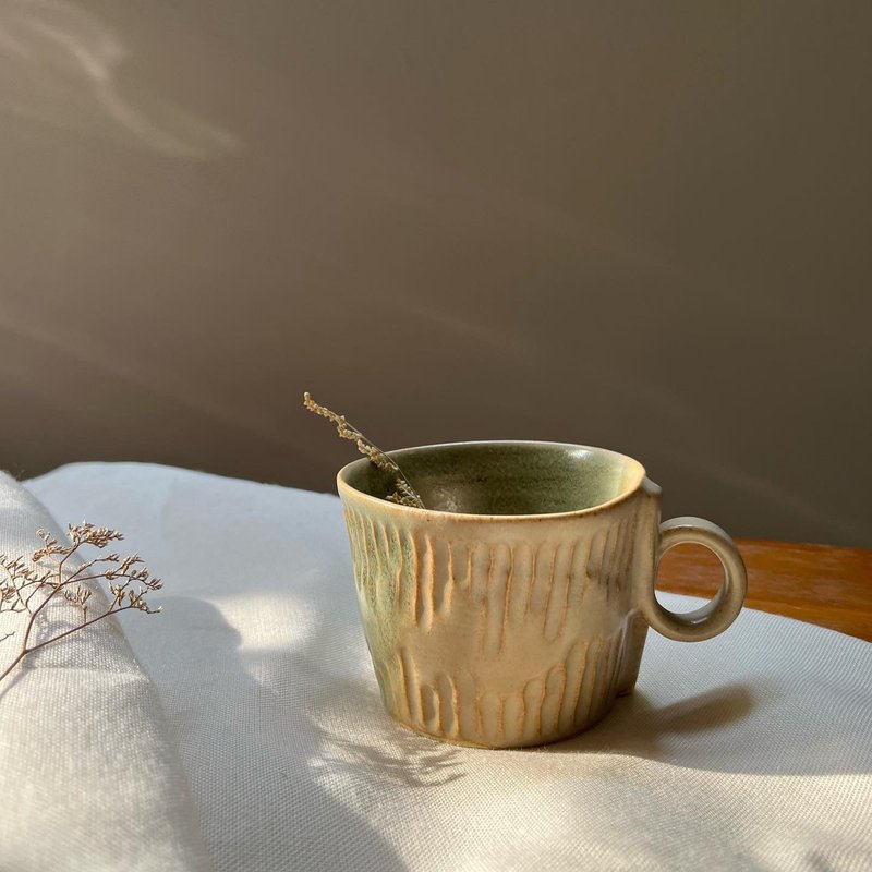 海灘秘境 丨手作陶杯 - 杯子 - 陶 卡其色
