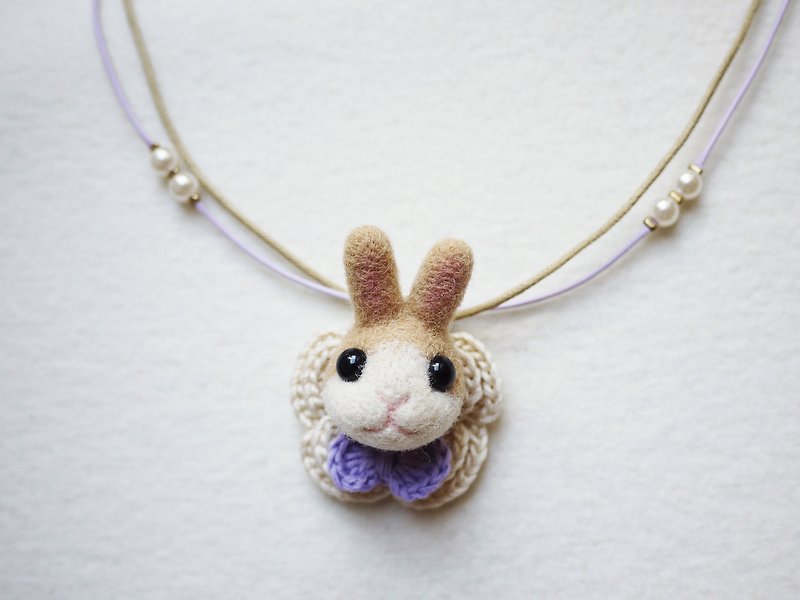 Petwoolfelt - Needle-felted milk tea rabbit 2-ways accessories(necklace+brooch) - Necklaces - Wool Khaki