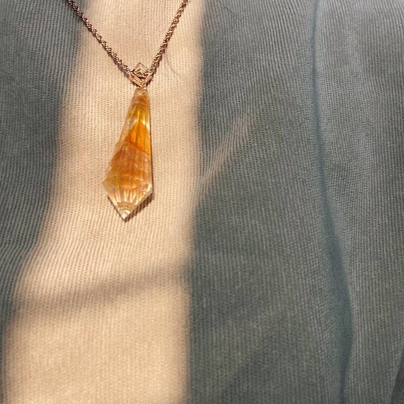 【Lost And Find】Natural Limonite in Quartz necklace