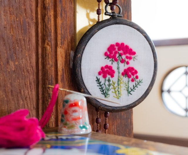 ノラニンジンの花刺繍制作キット A.F.Eモール刺繍糸でつくる簡単刺繍