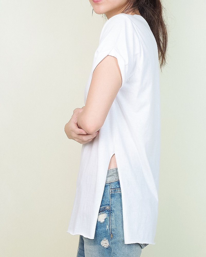 T-Shirt Side Slits - 女 T 恤 - 棉．麻 多色