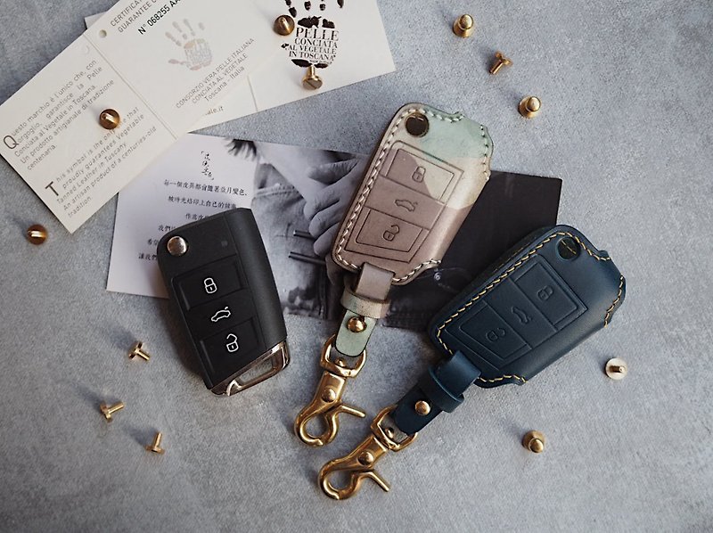Customized Handmade Leather Skoda Car key Case./Car Key Cover/Holder,Gift - Keychains - Genuine Leather Multicolor