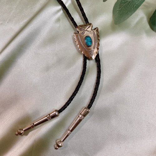挪亞方舟古董飾品 Vintage Jewelry 【西洋古董飾品】Bolo Tie 美國西部藝術家手工敲製 領帶 項鍊