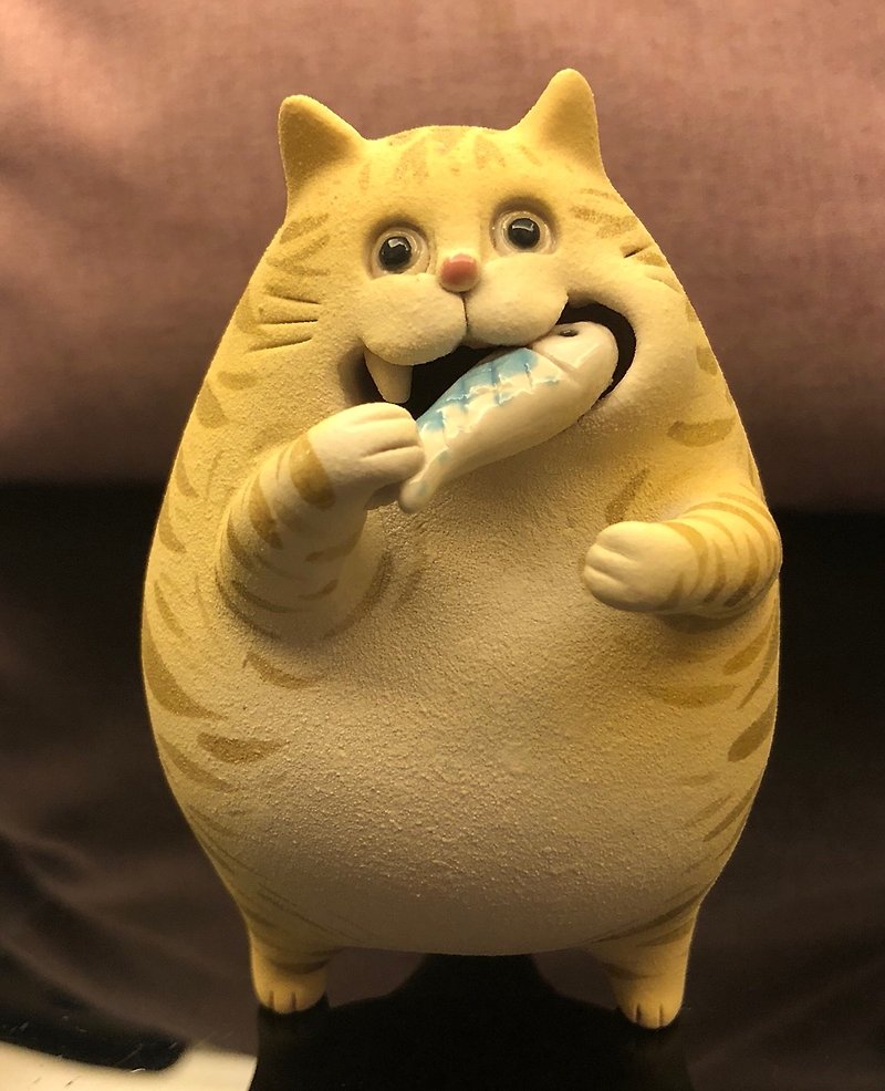 Lazy cat series - standing to eat fish - Stuffed Dolls & Figurines - Pottery Yellow