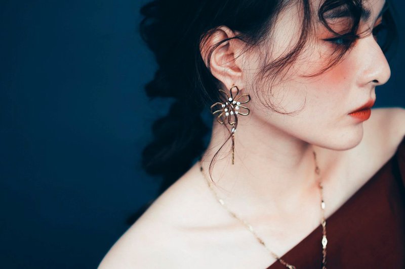 COR-DATE / 線條花兒耳環 - 耳環/耳夾/耳骨夾 - 其他材質 