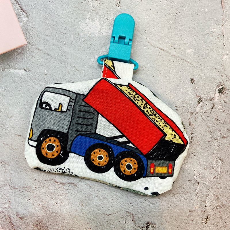 PJ手作【轟隆工程車】 平安符袋/防蚊袋 - 平安符袋 - 棉．麻 紅色