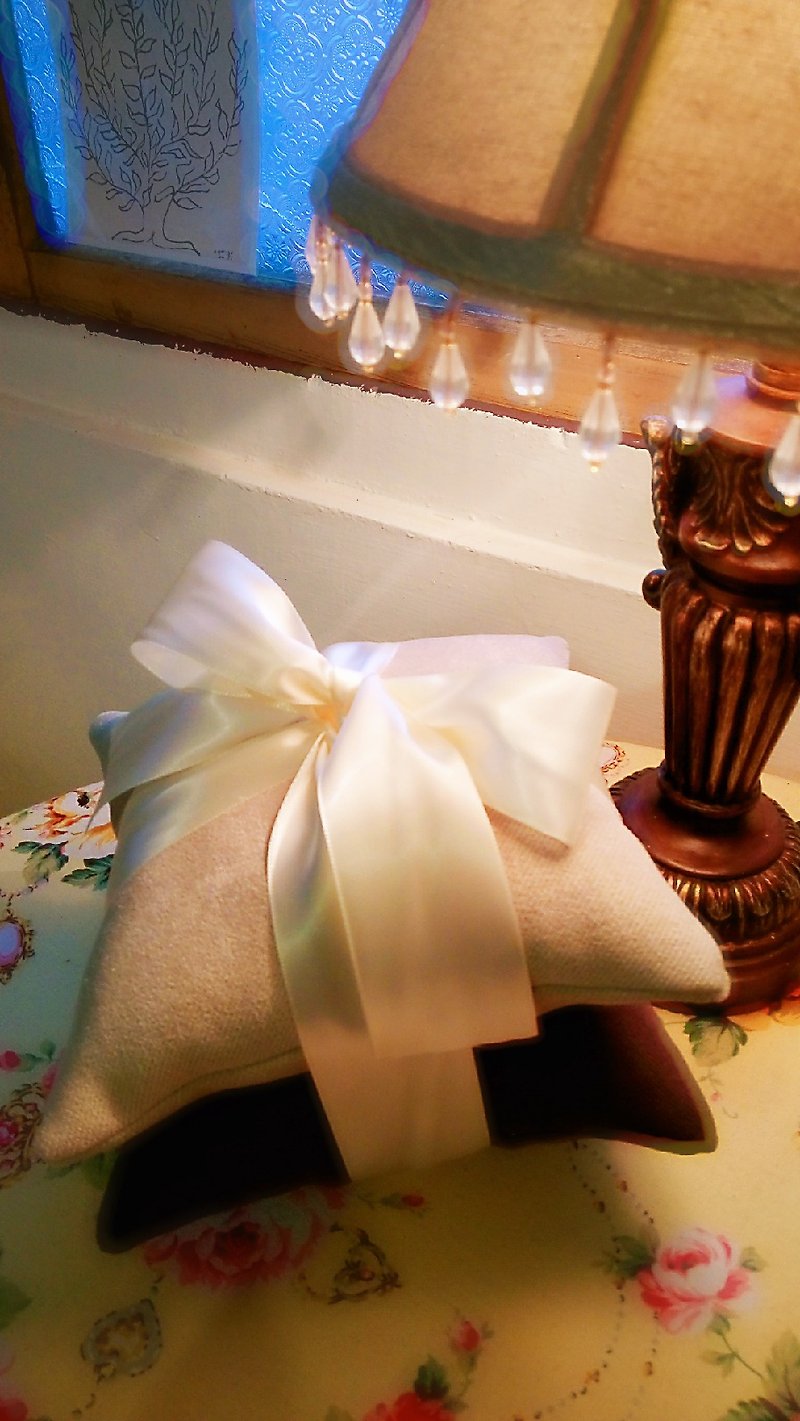 Pillow pack gift set is perfectly wrapped in ribbon - Pillows & Cushions - Polyester Multicolor