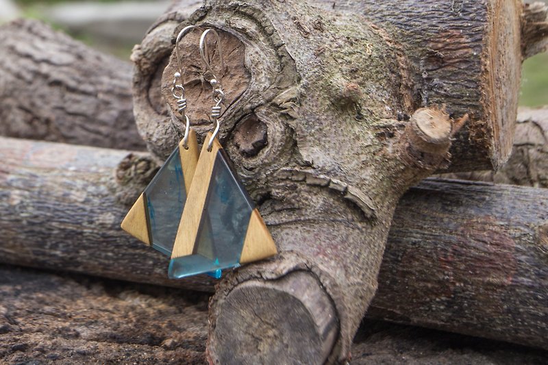 Handmade Secretwood Earrings - ต่างหู - ไม้ สีน้ำเงิน