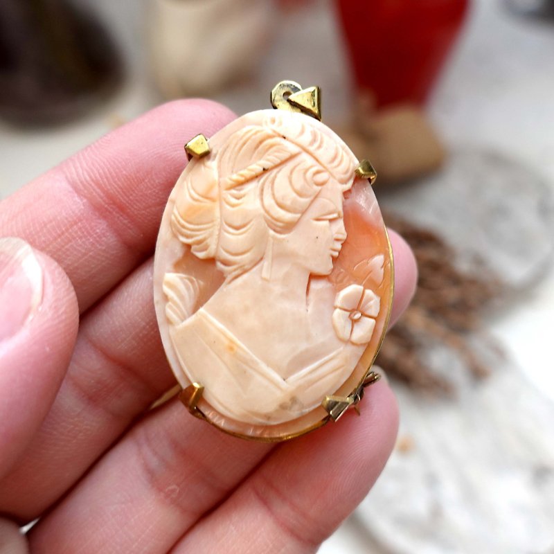 Japanese antique shell natural Gemstone hand-carved lady&#39;s head brooch pendant heart needle antique jewelry