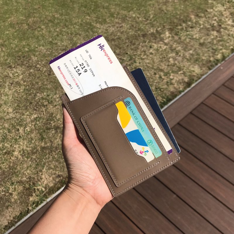 【Passport套/護照夾】卡其灰色植鞣牛皮/旅行/多色可選/手工製造 - 護照夾/護照套 - 真皮 卡其色