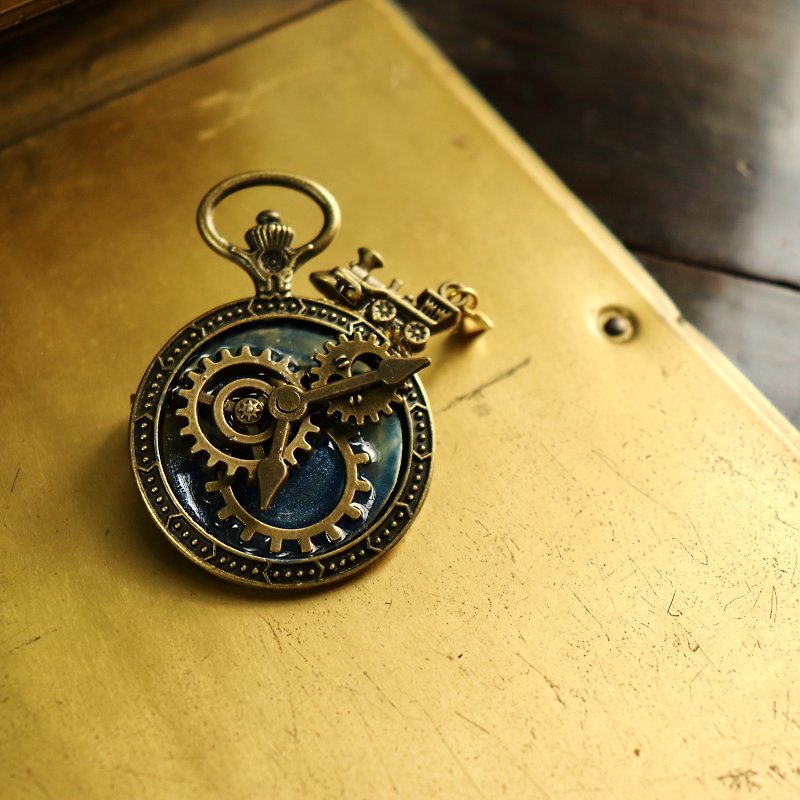 Cosmic Train Gear Movable Pointer Steampunk Pocket Watch Pin - Brooches - Other Metals 