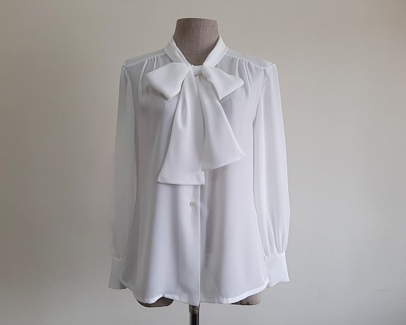 Small Vintage White Bow Tie Neck Collar Blouse Womens Long Sleeve Top S - 女上衣/長袖上衣 - 聚酯纖維 白色