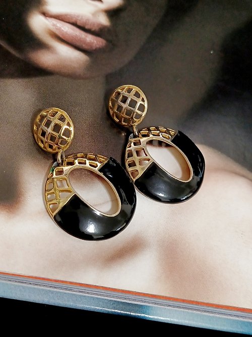 老時光製造所 vintage jewelry 網狀黑琺瑯吊環 針式耳環
