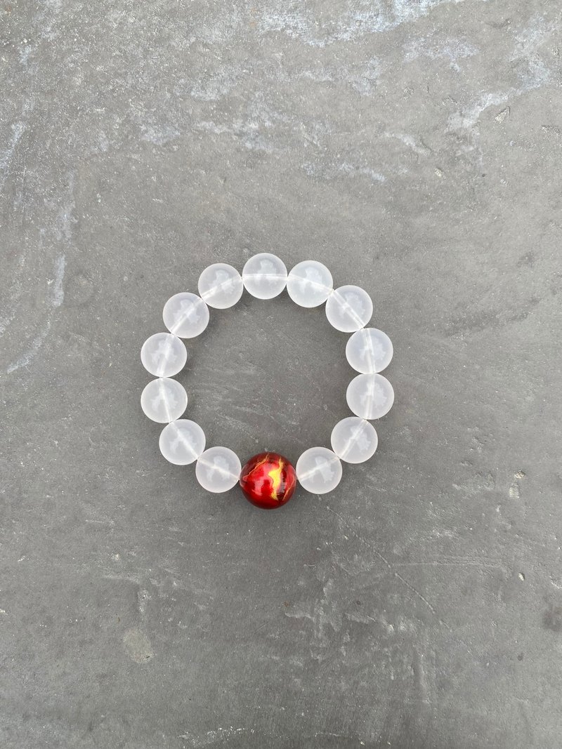 Milk white crystal lacquer handmade beads bracelet - สร้อยข้อมือ - คริสตัล ขาว