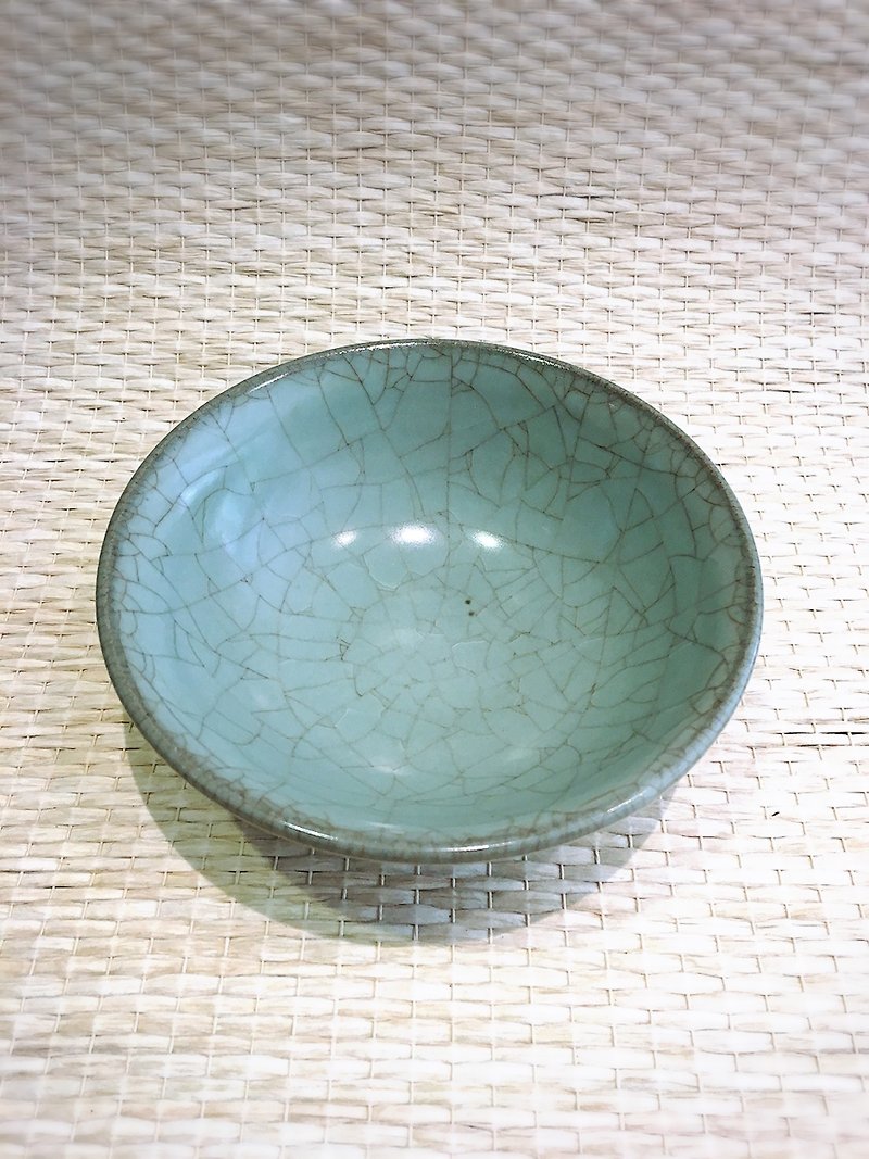 Xiaohong Cheng teacher Binglie handmade celadon bowl - ถ้วยชาม - เครื่องลายคราม 