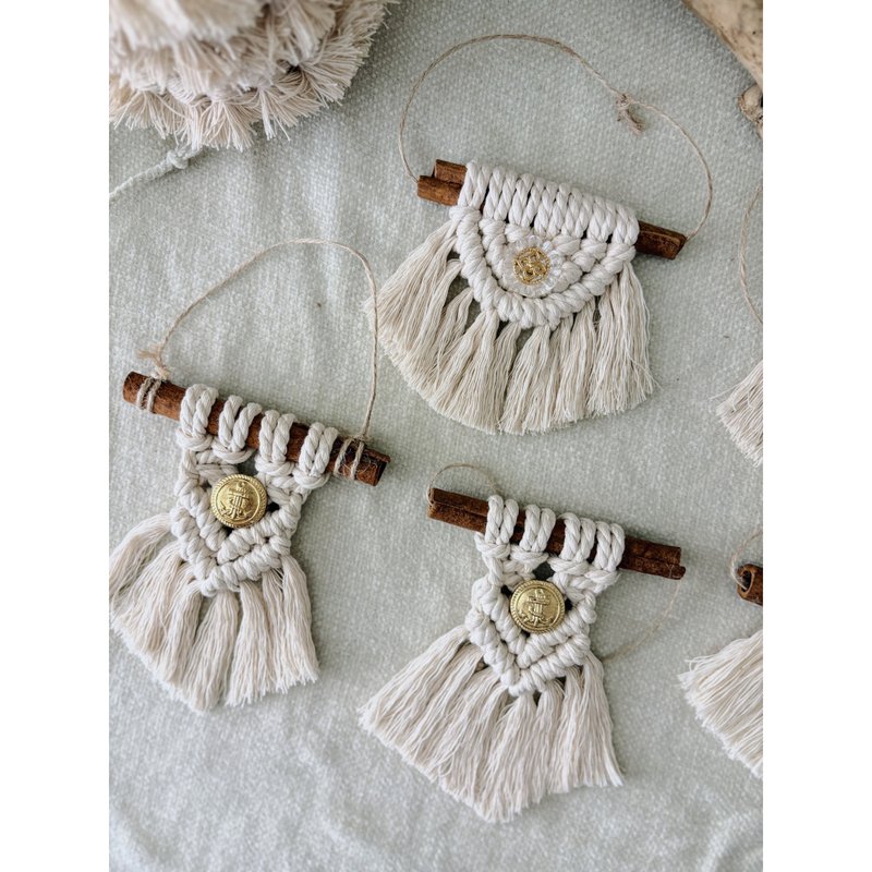 Macrame肉桂小吊飾/聖誕節裝飾/送禮 - 擺飾/家飾品 - 棉．麻 