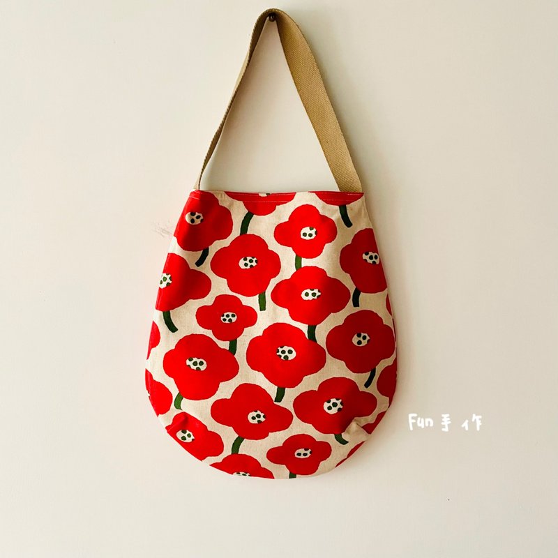 Pill-shaped single handle shoulder bag. Double compartment interior pocket. Camellia series. Japanese design cloth - Messenger Bags & Sling Bags - Cotton & Hemp Red