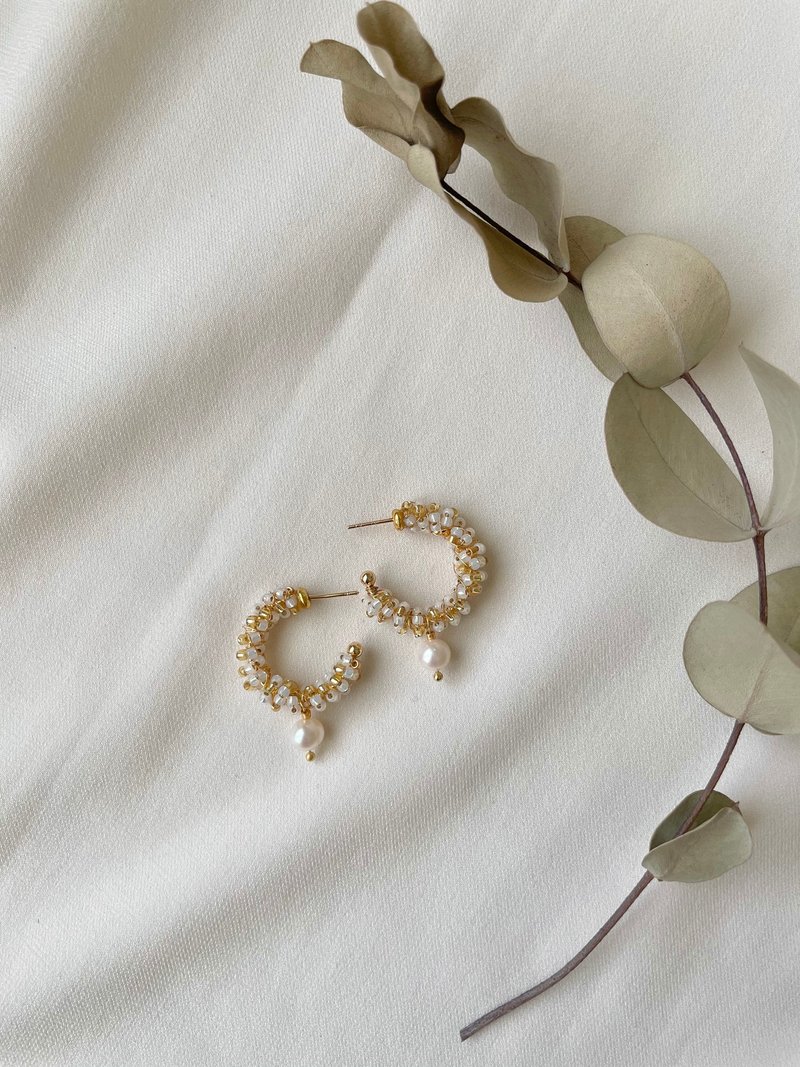 Beaded Earrings Beaded Studs Natural Freshwater Pearls Vintage Baroque Pearls - Earrings & Clip-ons - Resin Gold