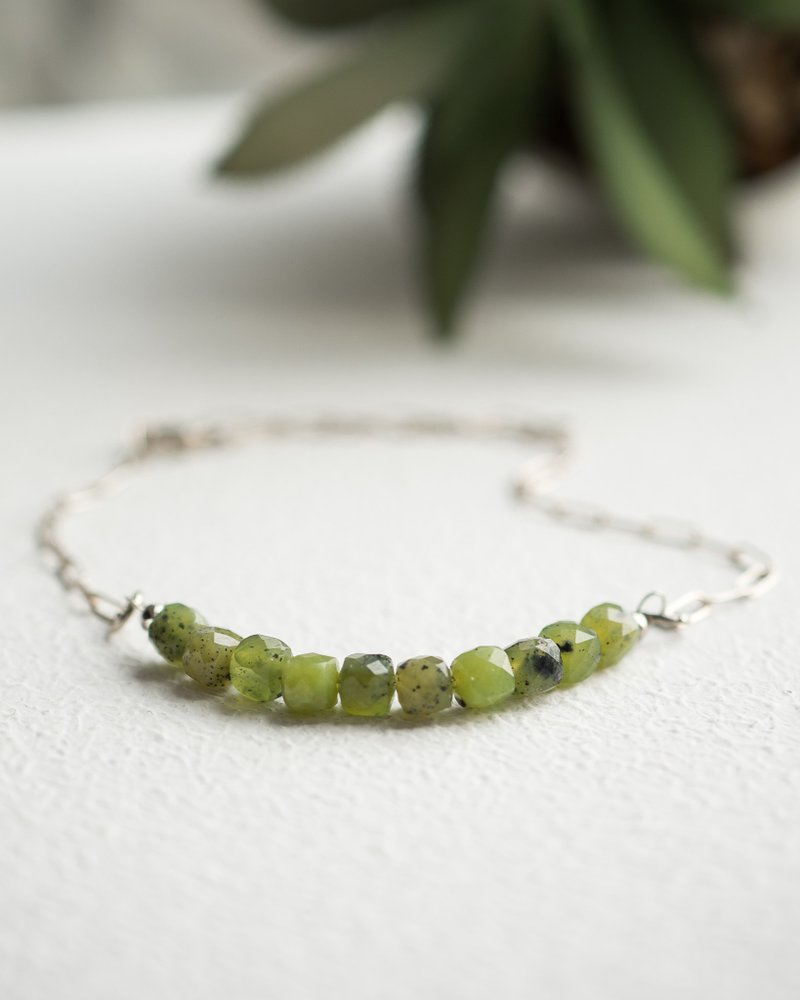 Nephrite Bracelet, 925 Silver, Gemini birthstone, Lunar New Year gift, Virgo gem - 手鍊/手環 - 寶石 綠色