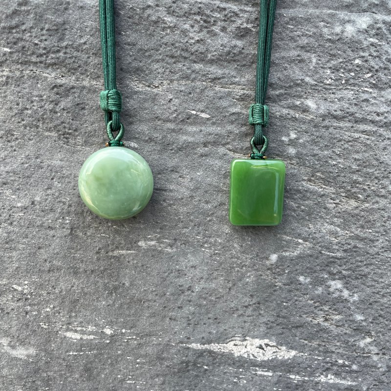 迷你方圓 - 迷你小玉光系列 - 台灣設計雕刻之翠玉項鍊 - 項鍊 - 玉石 綠色