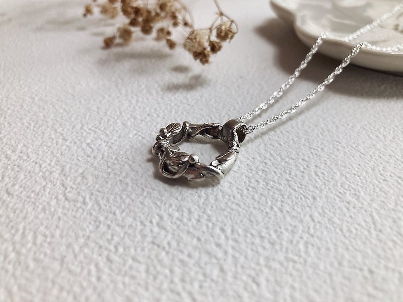 || Wreath Sterling Silver Necklace||