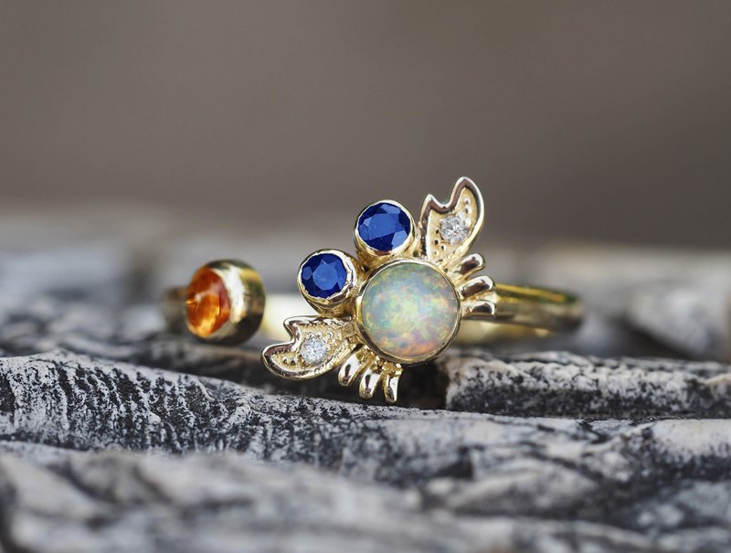 14 kt  gold ring with opal, sapphires and diamonds. Funny crab gold ring. - 戒指 - 貴金屬 金色