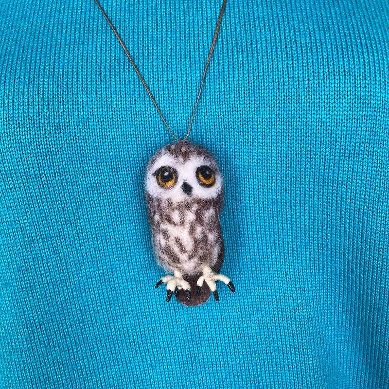 Handmade realistic owl necklace pendant for women Needle felted cute wool bird - Necklaces - Wool Brown
