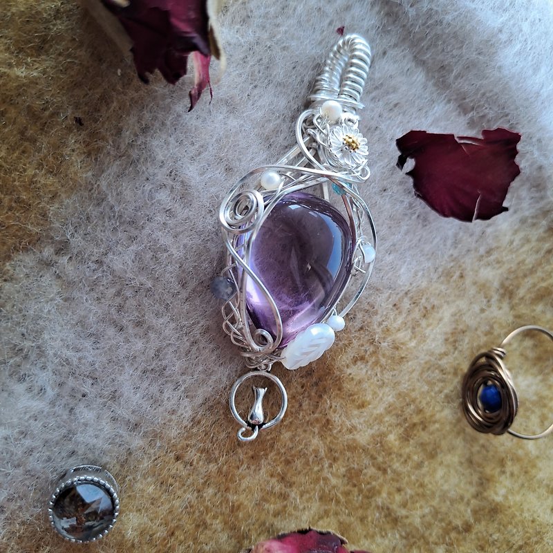 [Shan Mian] Flower Amethyst Pendant - Necklaces - Crystal Purple