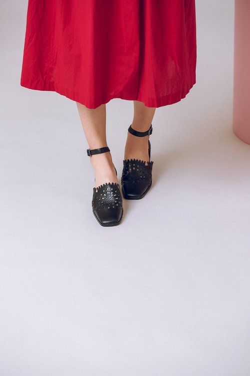 Basket empty flower window square head around the ankle leather shoes black