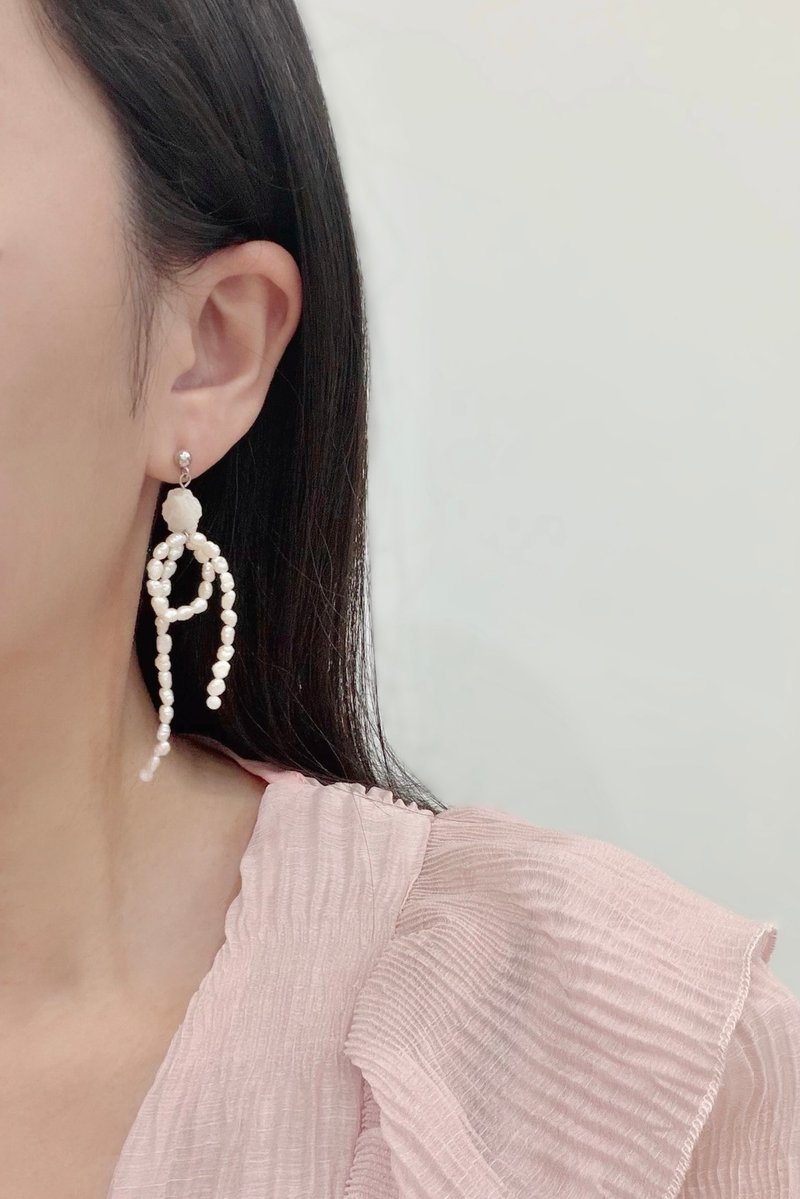 Lily Valley ローズパス | ハンドメイドビーズピアス - ピアス・イヤリング - 半貴石 ホワイト