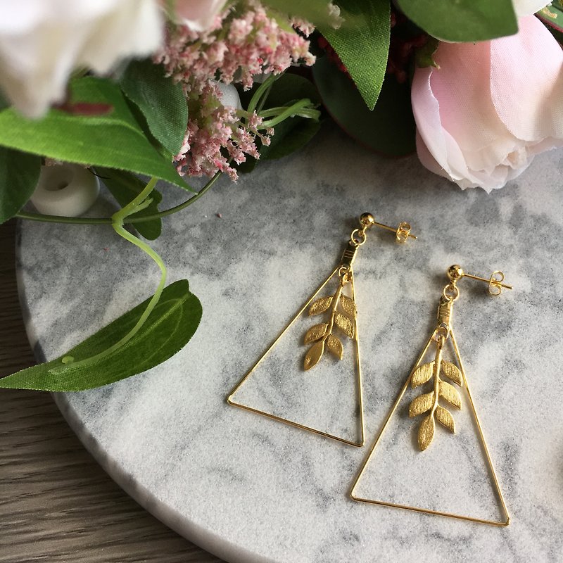 14k gold-plated leaf triangle earrings