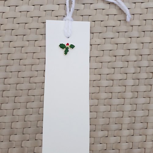 luckyhandmade246 A bookmark with Christmas theme, white color and can write greeting