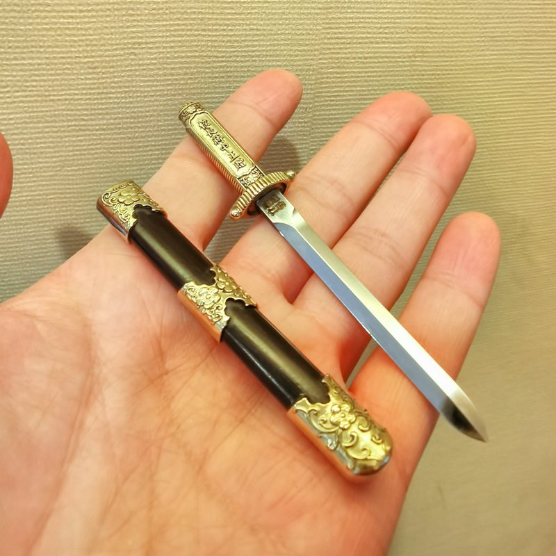 1:6微縮收藏, 中正劍, 黃埔短劍, 黃埔學員贈劍復刻, 440C鋼刀條 - 公仔/玩偶 - 銅/黃銅 