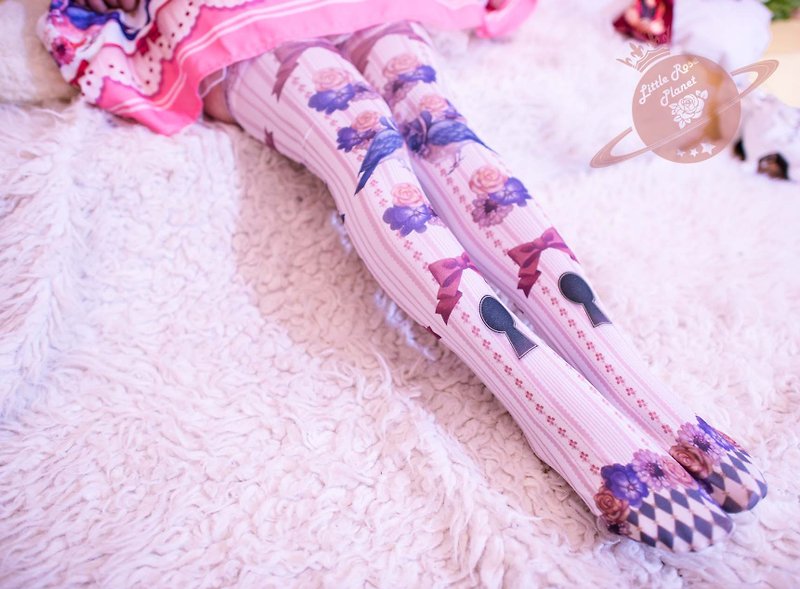 Little Rose Planet-Lolita/Four Seasons Theme Series Spring Socks: An Unusual Journey of Little Bluebird | Lolita | Printed Socks - ถุงเท้า - เส้นใยสังเคราะห์ สึชมพู