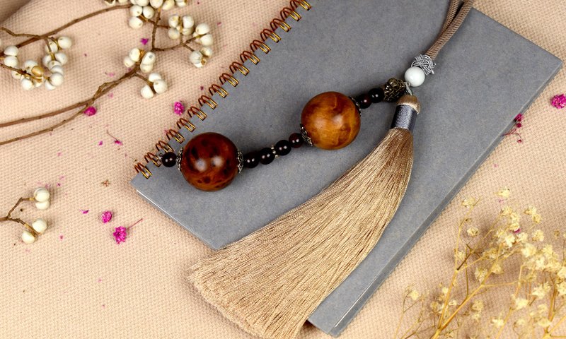CYPRESS Overlord Xiao Nantu Flower Bead Charm - Charms - Wood Brown