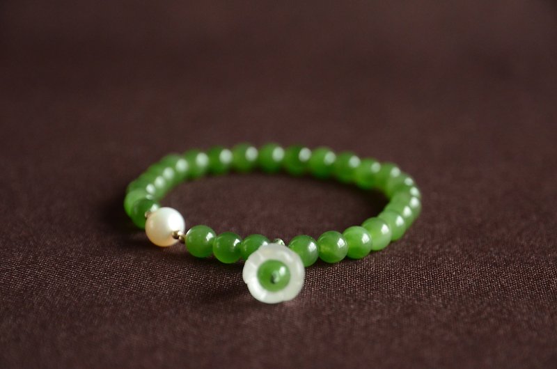 [Xia Ling] Hetian Biyu Spinach Green Pearl Flower Classic Fresh Bracelet - Bracelets - Gemstone 
