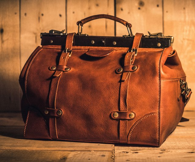 Italian Vintage Brown Leather Gladstone Doctors Bag