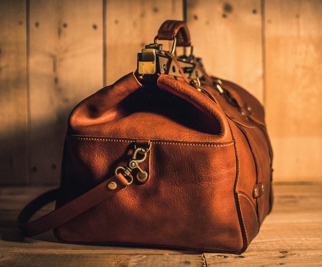 Italian Vintage Brown Leather Gladstone Doctors Bag