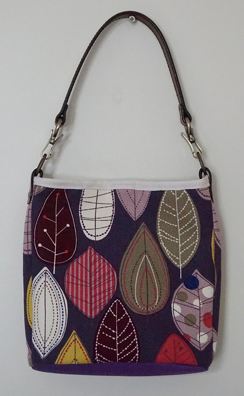 Purple Leaf Side Shoulder Bag Crossbody Bag - กระเป๋าแมสเซนเจอร์ - ผ้าฝ้าย/ผ้าลินิน สีม่วง